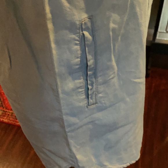 A sleeveless Denim Dress Button Down - Picture 5 of 8